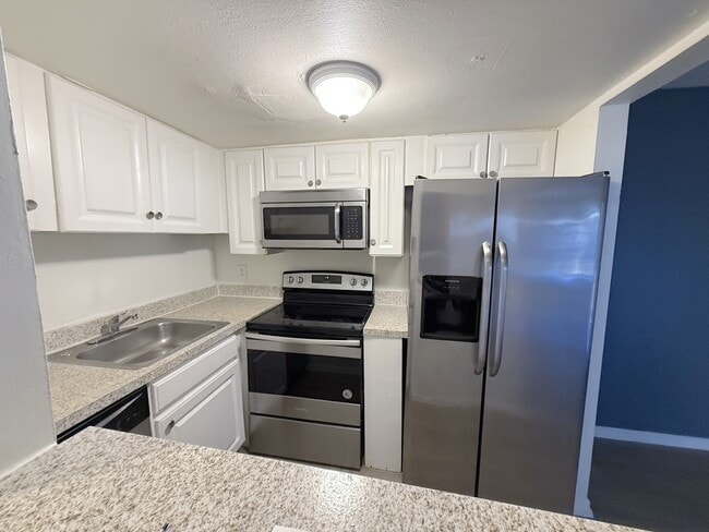 Photo - 2527 N Alafaya Trail Townhome