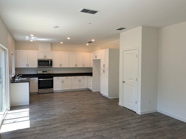 Building Photo - 873 Bertino Pl