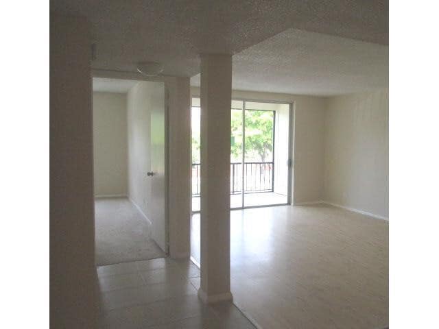 Building Photo - 3660 Inverrary Dr
