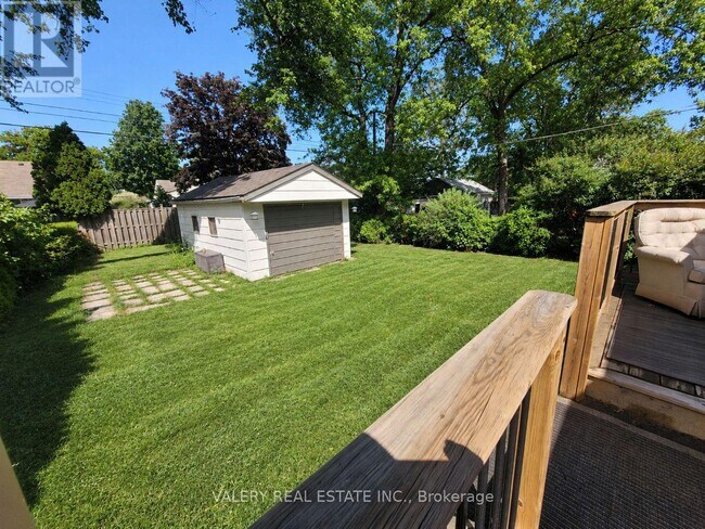 Photo du bâtiment - 1815 Francois Rd