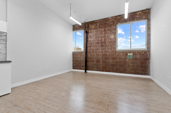 Building Photo - 3751 S Hill St