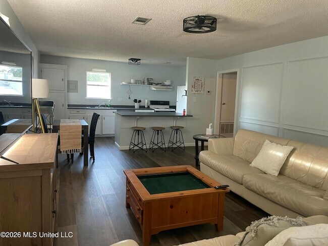 Foto del edificio - 20413 Longview Rd