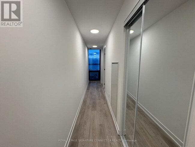 Building Photo - 35 Parliament St