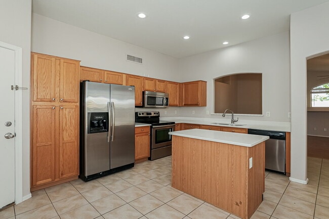 Building Photo - 13928 N 133rd Ln