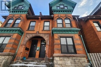 Building Photo - 498 Main St E