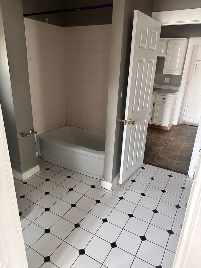 Foto del edificio - 311 W Elm St