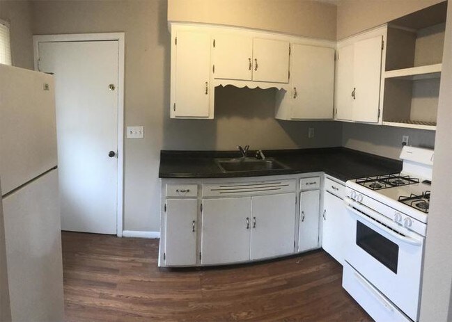 Building Photo - Duplex Unit in Peoria Heights
