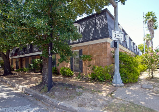 Building Photo - 547 Heights Blvd