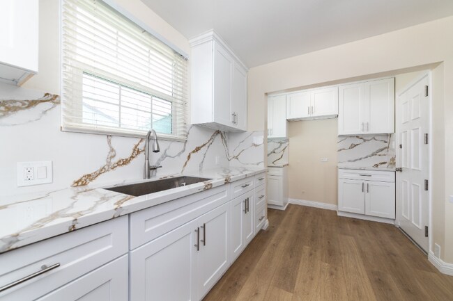 Foto del edificio - 2147 W 104th St