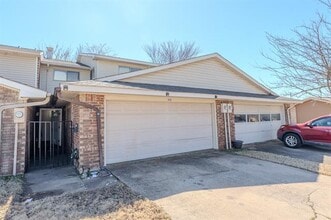 Building Photo - 922 Shady Creek Ln