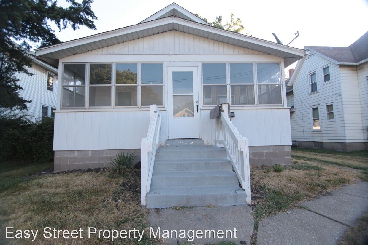 Primary Photo - 2 br, 1 bath House - 423 S. Hancock Ave.