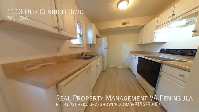 Building Photo - 1113 Old Denbigh Blvd