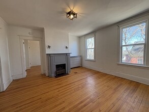 Building Photo - 45 Pitt St