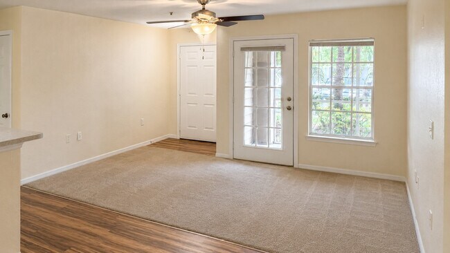 Foto del edificio - 8917 Manor Loop