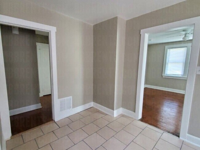 Building Photo - 1743 Gellenbeck St 3BR/1.5BA (Cincinnati)