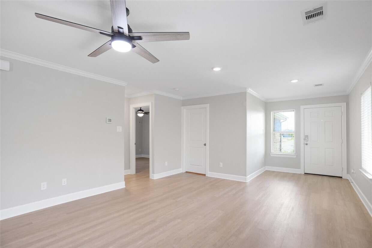 Foto principal - 4235 Palmetto Grv Ln