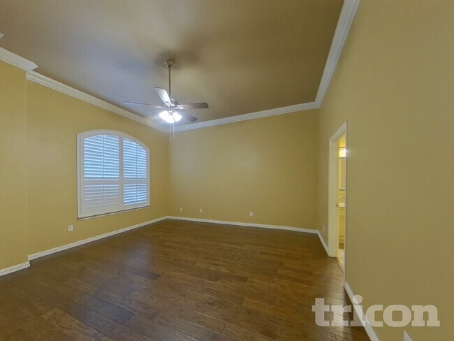 Foto del edificio - 7729 Glencrest Dr