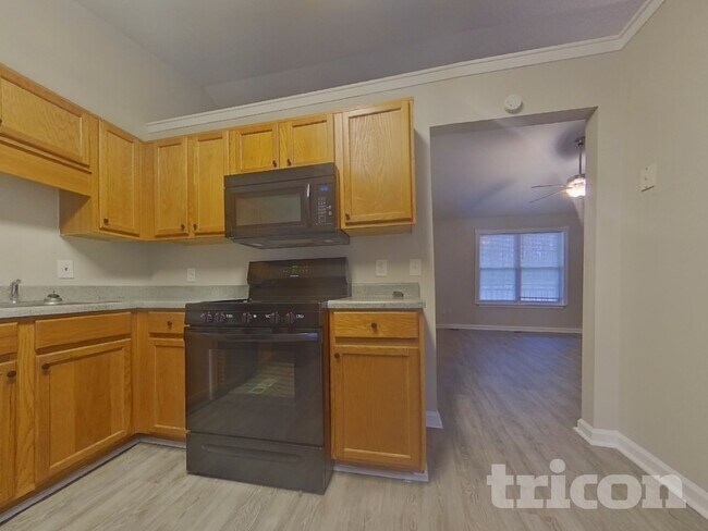 Building Photo - 45 Cedars Glen Way