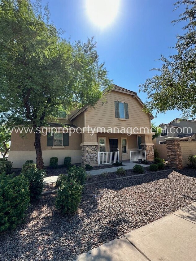 Phoenix home with over 2000 sq ft of livin... House Rental in Phoenix