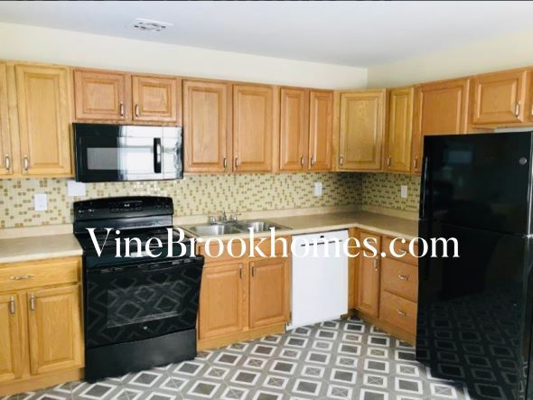Building Photo - 4325 Beechmont Dr
