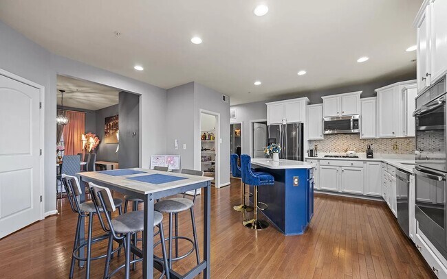 Foto del edificio - 12811 Hallwood Pl