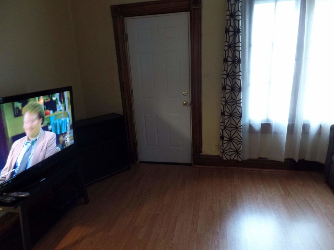 Foto principal - 512 Avon St