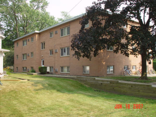 back exterior - 135 Kedzie St