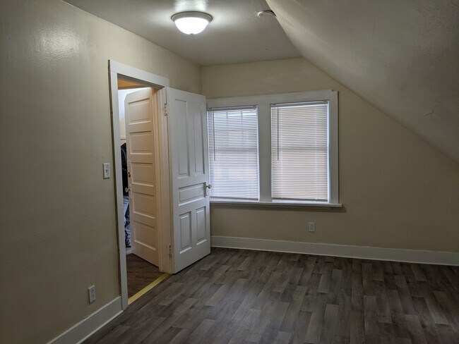 Building Photo - 3127 N 34th St