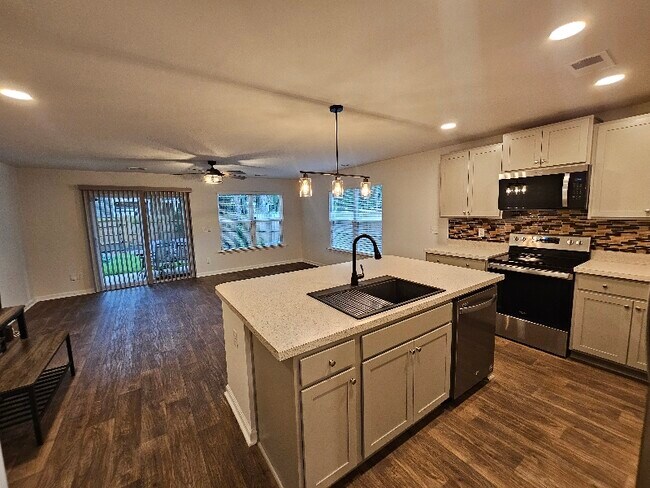 Photo - 4599 Palm View Cir Townhome