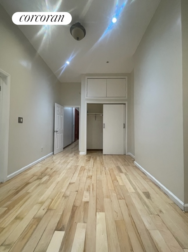 Building Photo - 527A Macon St