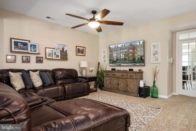 Building Photo - 364 Chessington Dr