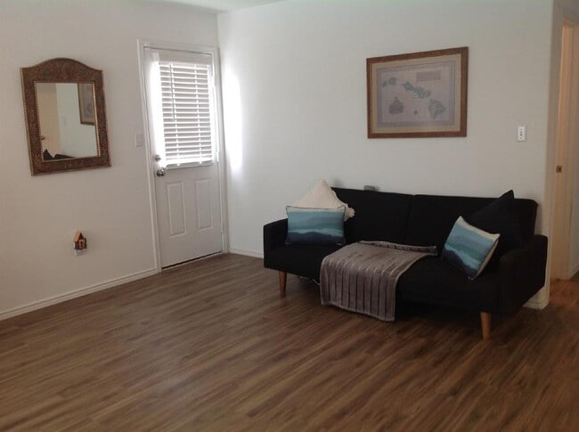 Building Photo - 13801 Mussel Rn