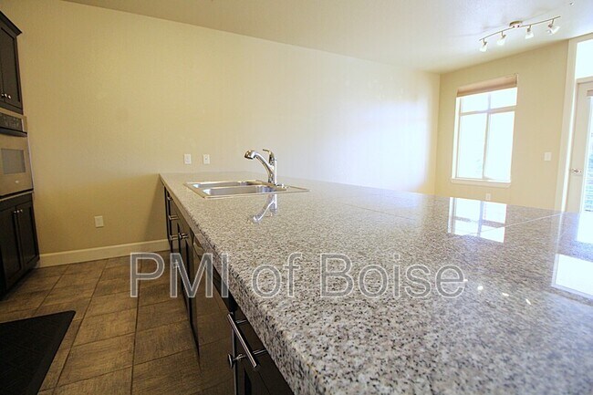 Foto del edificio - 412 S 13th St