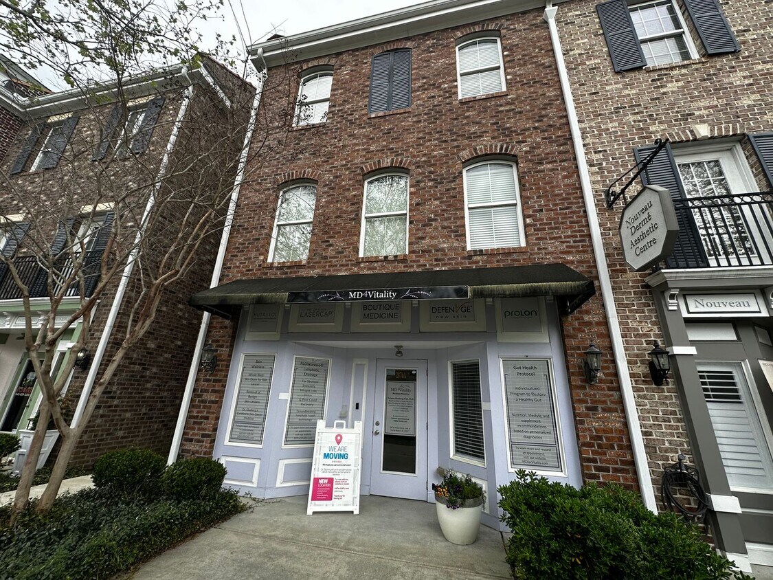 Primary Photo - Market Common Townhome