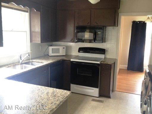 Building Photo - 4526 Wedgewood Dr