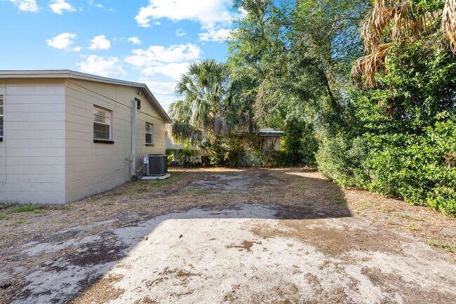 Foto del edificio - Spacious 3bdrm/1bath with bonus room ** $1,595.00 ** Section 8 OK ** Ready NOW **