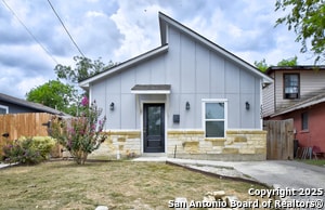 Primary Photo - 1303 Lombrano St