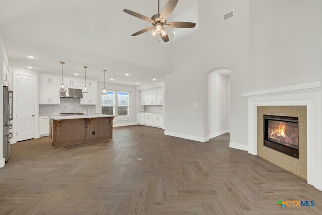 Building Photo - 1031 Lime Gruene