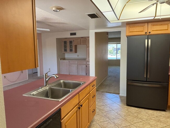 Foto del edificio - Spacious 3 bedroom Long Term Unfurnished home in Leisure World a 45+ Active Adult Resort Community