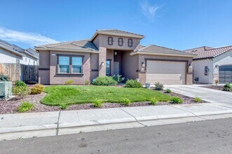 Building Photo - 715 Alpine Wy