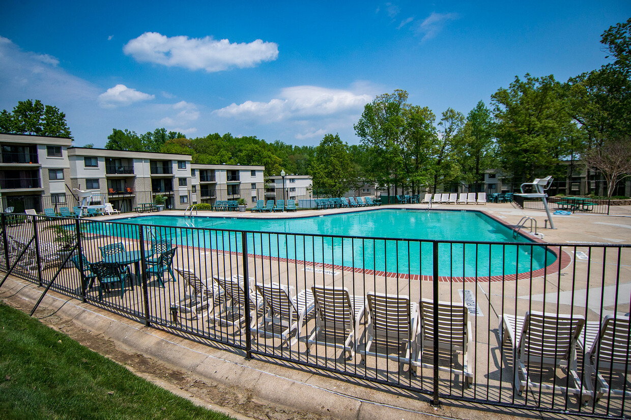 Pool Deck Side - Ashley Apartments