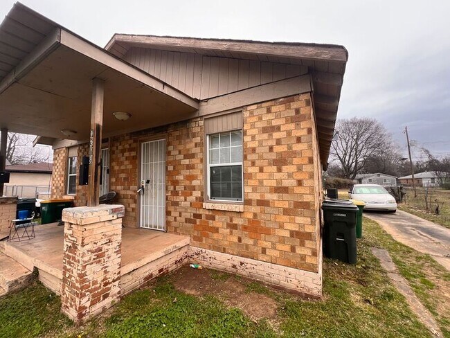 Foto del edificio - 1318 W 13th St