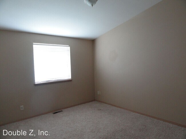 Building Photo - 3 br, 2 bath House - 15617 Parkview Dr. SE