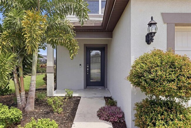 Building Photo - 9108 Royal River Cir
