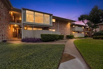 Building Photo - 7812 Royal Ln