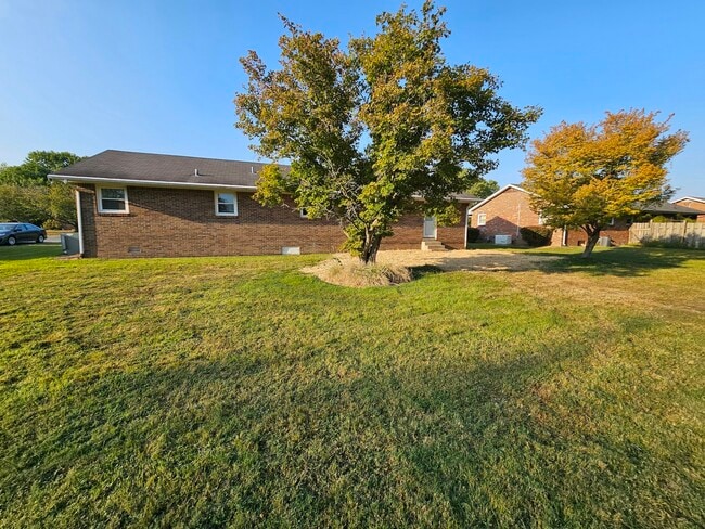 Building Photo - 1615 Kirkwood Dr