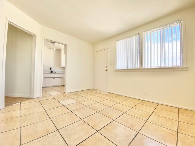 Foto del edificio - 1425 W Jefferson Blvd, Los Angeles, CA 90007