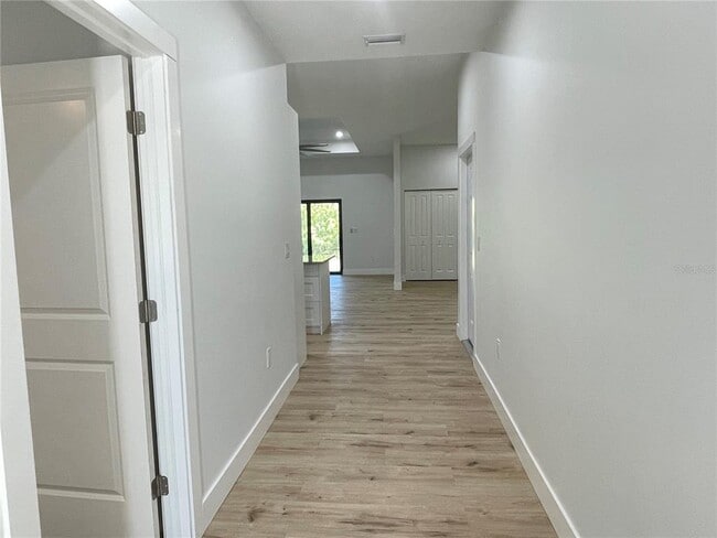 Foto del edificio - 13219 Blytheville Ave