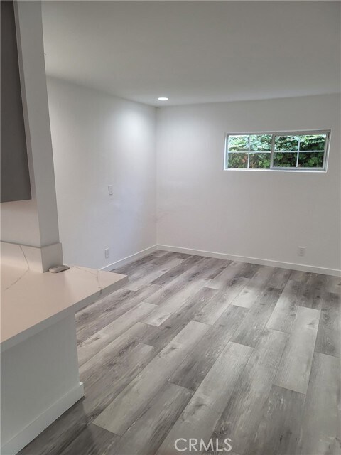 Foto del edificio - 1144 W Balboa Blvd