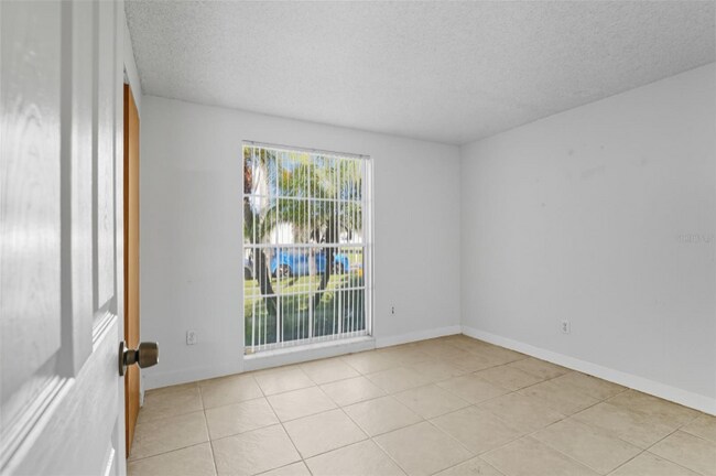 Foto del edificio - 7923 Woodvine Cir